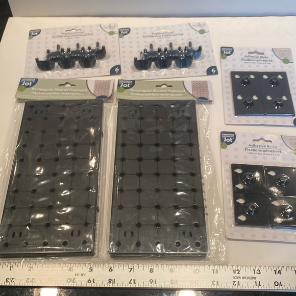 NWT Mini Pegboard System - Picture 1 of 4